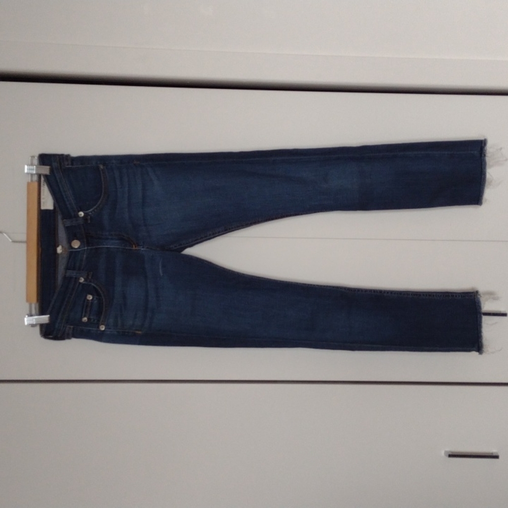 🌸RAG & BONE RAW HEM CAPRI SIZE 26